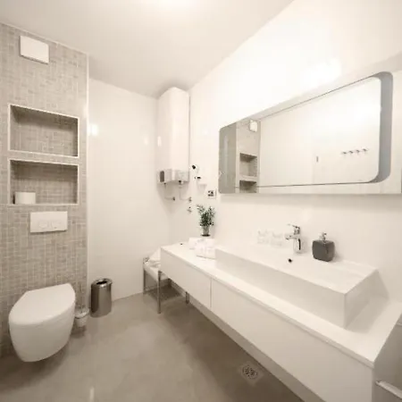Luxury Majpruz I شقة *