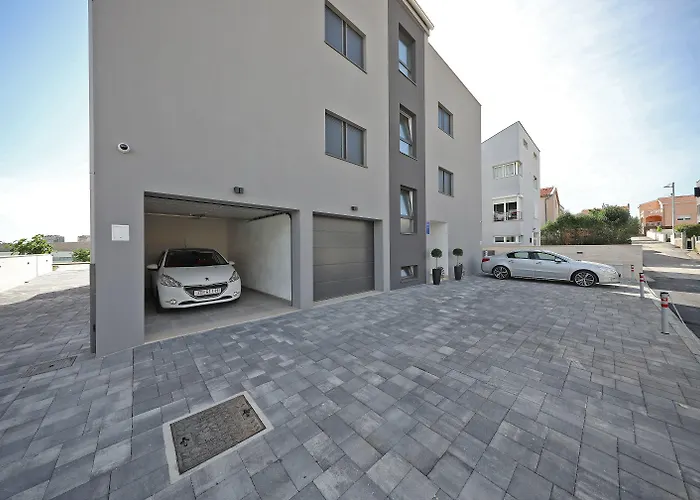 Lägenhet Luxury Majpruz I *