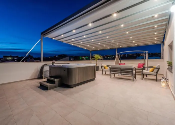 Lägenhet Luxury Majpruz I *